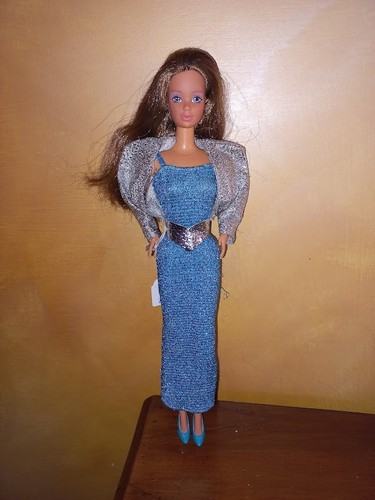 Barbie whitney jewel secrets - barbie,