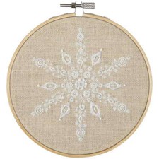 Kit punti Panna contati stile libero con telaio "Fiocco di neve", 12,5x12,5cm