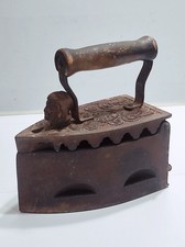 Ferro da stiro antico a