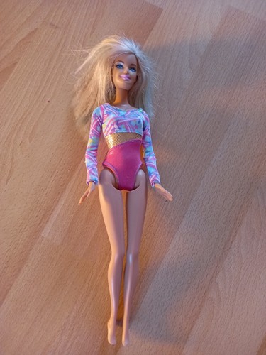 Barbie body vintage doll - no,