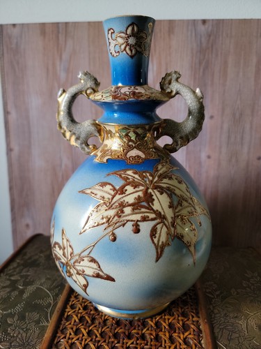 Antico vaso giapponese dorato