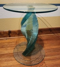 Tavolino laterale in vetro a