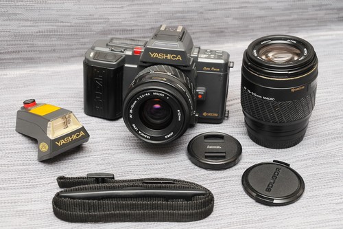 Yashica 230 con obiettivi - af,