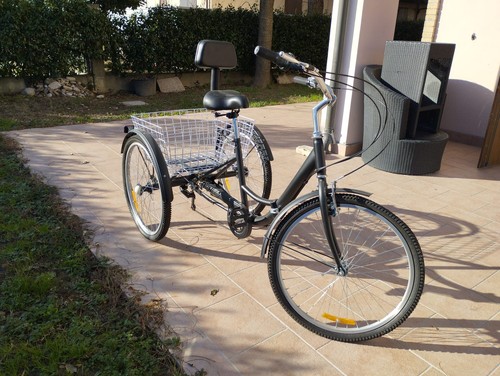 Triciclo nuovo pieghevole per