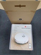 Robot aspirapolvere e scopa