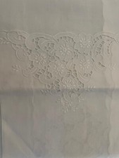 Centro Tavola in lino ricamato a intaglio cm 65x115 nuovo