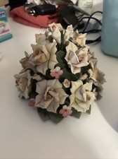 Cesto di fiori in porcellana Capodimonte Mollica