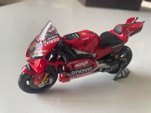 Ducati desmosedici lenovo - desmosedici, team