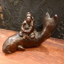 Antica statua giapponese in