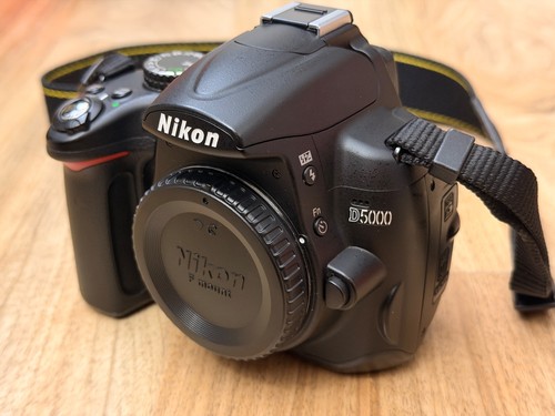 Nikon d5000 55mm - 18-55mm, dslr
