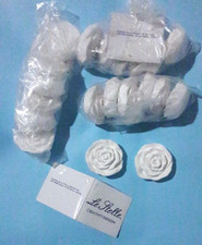 20 PEZZI DI GESSI BIANCHI PROFUMATI A FORMA DI ROSA RIFINITI A MANO CM 3 NUOVI