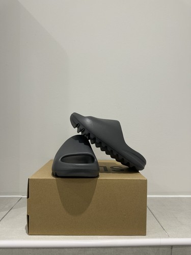 Adidas yeezy slide onyx uk12 - slide,