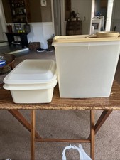 Tupperware Container Set