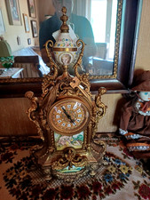 orologio da tavolo antico, comunemente noto come "parigina" o orologio da camino