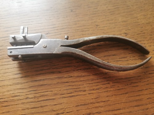Pinza per fori molla