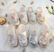 Scarpe donna ricamate comode