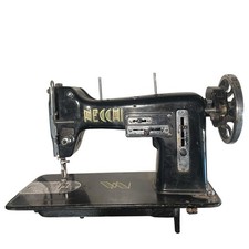 Macchina da cucire Necchi d'epoca corpo macchina antica