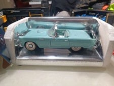 Automodello Ford Thunderbird 1956 Scala 1/18 cod.8804