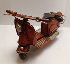 Vespa vintage metallo - vintage, in