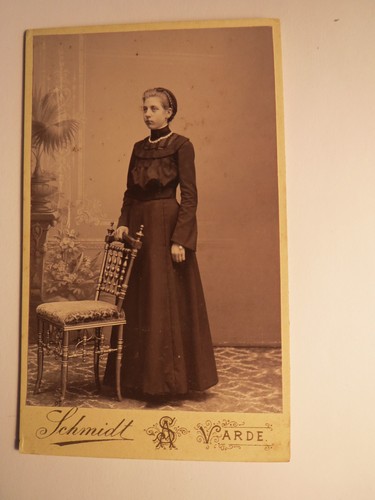 Varde stehendes mädchen - varde,