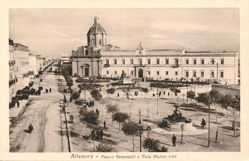 Dt27 cartolina altamura piazza - dt27, altamura,piazza