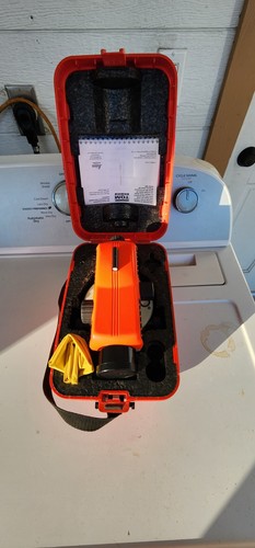 Livella laser automatica