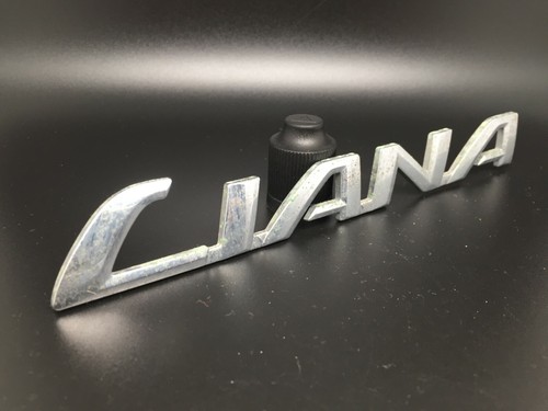 Suzuki liana logo sigla - liana,