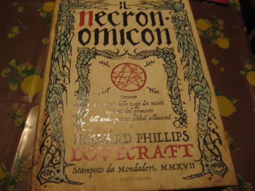 Necronomicon lovecraft - -,