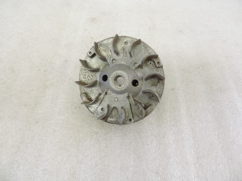 Volano statore magnetico