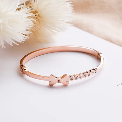 Stock bracciali acciaio - stock,
