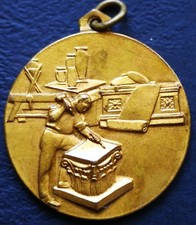 MEDAGLIA DORATA FASCISTA ITALIANA P.N.F./O.N.D. ARTI MESTIERI BOLZANO DUX MUSSOLINI 3