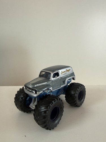 Monster jam gravedigger - monster,