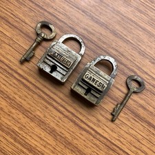 COPPIA DI VECCHI O ANTICHI