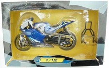 YAMAHA YZR-M1 Valentino Rossi 2004. Modellino Moto Scala 1:12. Die Cast (383)