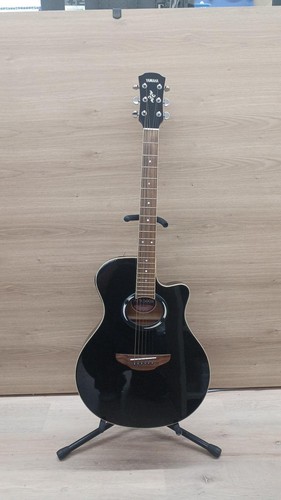 Chitarra acustica elettrica