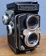 Yashica‑D completa. Caja