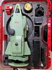 strumento topografico LEICA TCR703