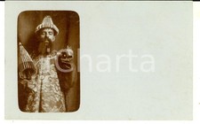 1910 ca ITALIA Ritratto maschile in abiti orientali e ombrellino - Foto CURIOSA