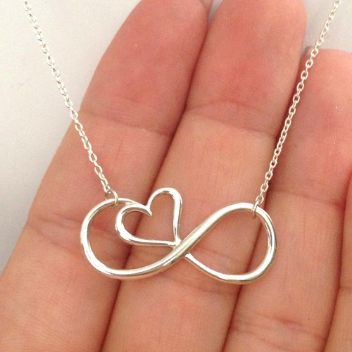 Collana con ciondolo infinity - con,