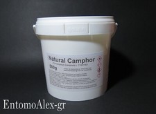 Canfora naturale in cristalli