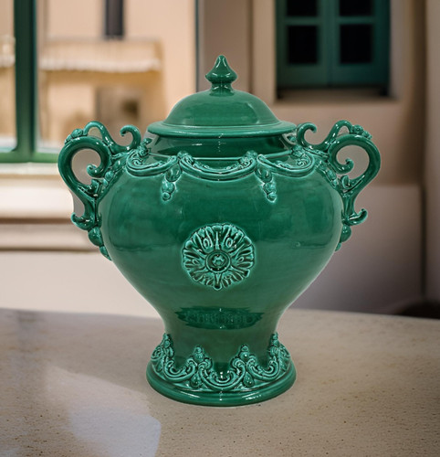 Potiche con piede ornato - , verde