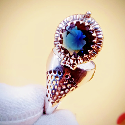Anello veleno creato - , in