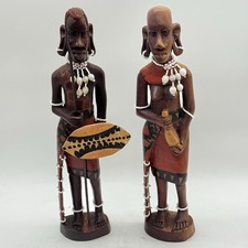 Sculture in legno intagliato