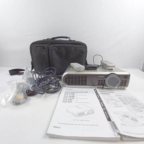 Proiettore lcd toshiba - proiettore,