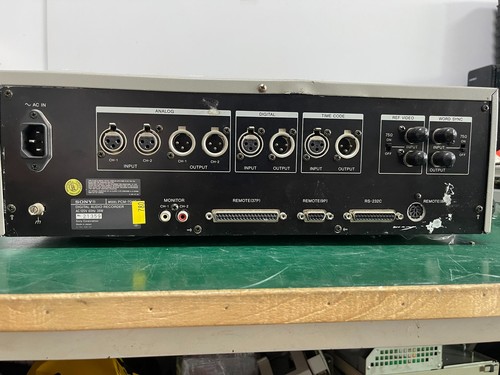 Macchina dat sony pcm 7040 - sony, 1