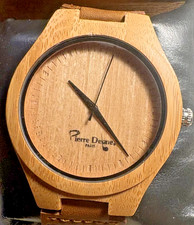OROLOGIO IN LEGNO DI NOCE