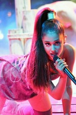 Sexy Singer Ariana Grande Sexy