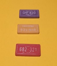 3 Gomme a forma di  Targhe