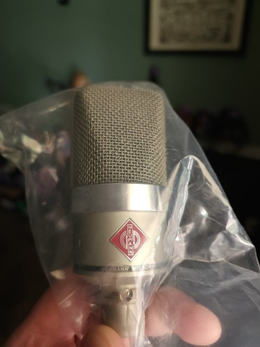Neumann tlm 102 - 102, studio
