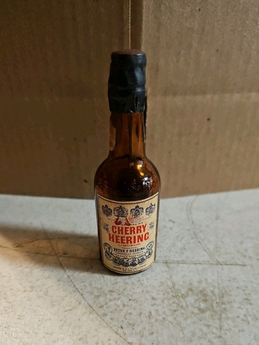 Mini bottiglia vuota vintage